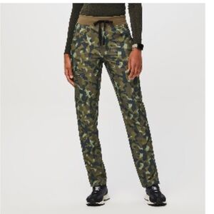 NWOT XLP FIGS martini olive camo lined scrub pants